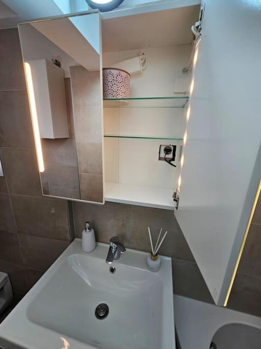 Affordable Suite In Vienna'S Hotpoint Εξωτερικό φωτογραφία